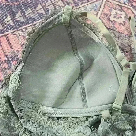 Green Lace Bralette - Picture 4 of 5